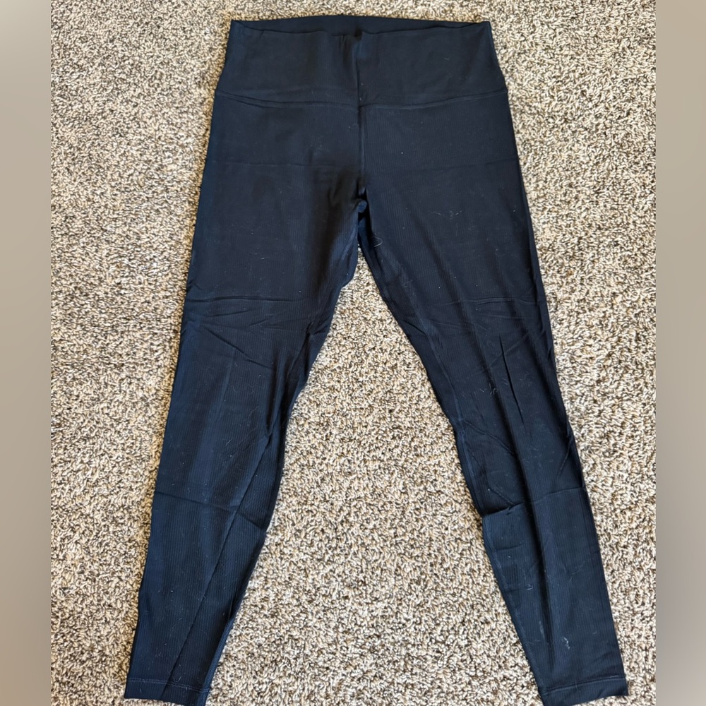 LULULEMON womens size 14, ribbed 28in black leggings, LIKE NEW